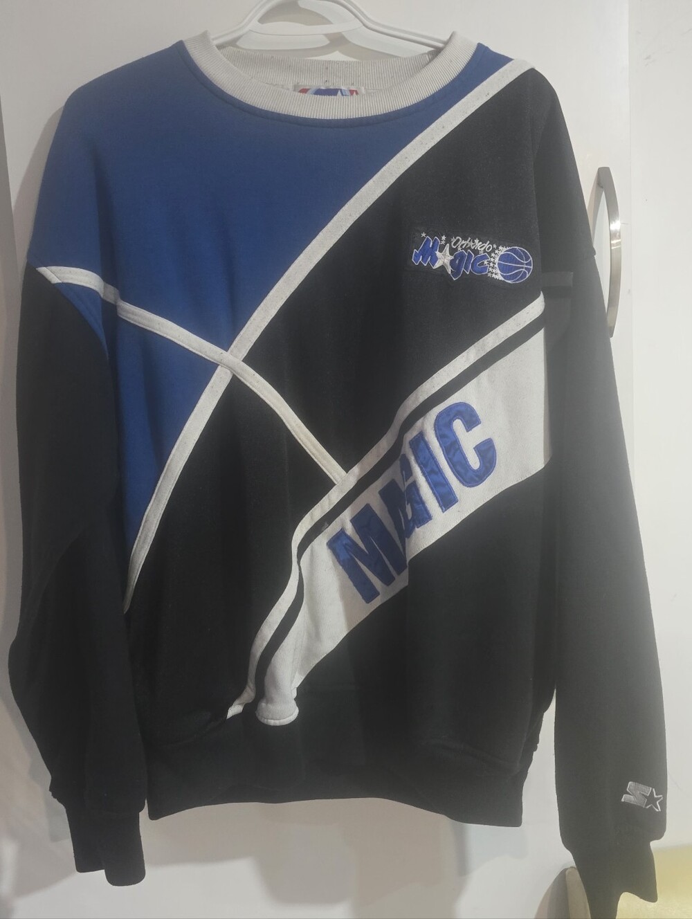 Vintage 90's STARTER Orlando Magic Crewneck Sweater